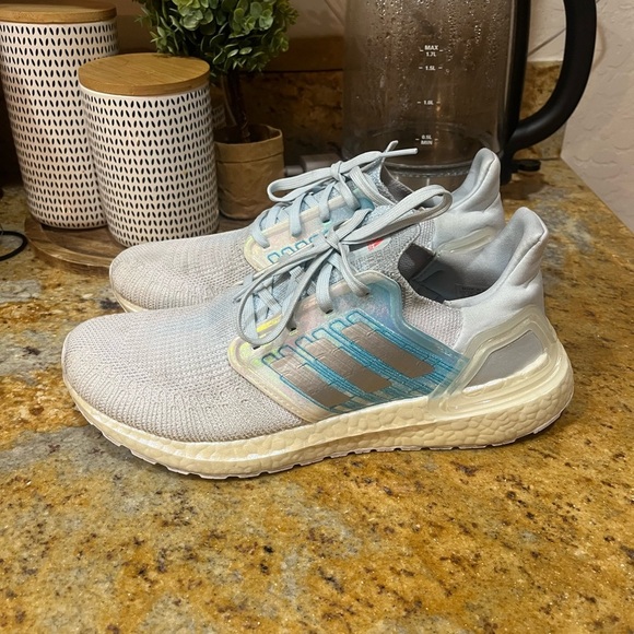 Adidas Ultraboost PrimeBlue size 9 - Picture 3 of 8